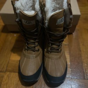 COPY - Uggs Adirondack III Boot size 8